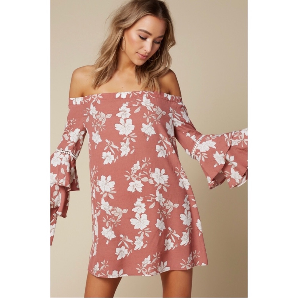 NWT Tobi Mia Off Shoulder Shift Dress